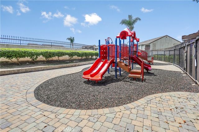 1401 W Cerritos 64, Anaheim, CA 92802