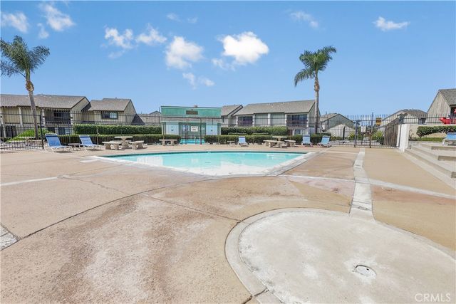 1401 W Cerritos 64, Anaheim, CA 92802