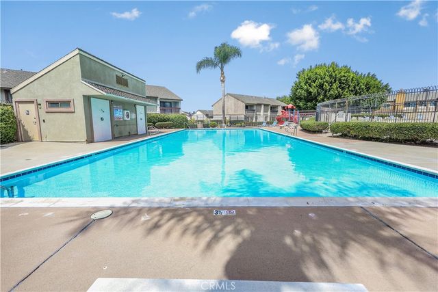1401 W Cerritos 64, Anaheim, CA 92802