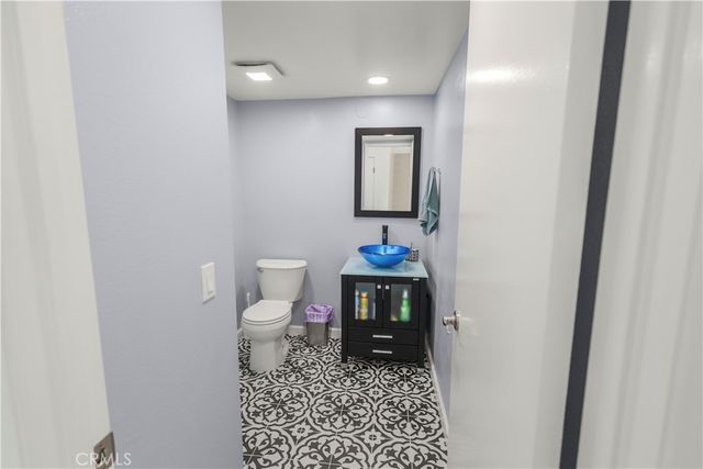 1401 W Cerritos 64, Anaheim, CA 92802