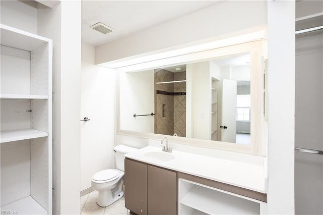 3832 New River Reach Apt B, Portsmouth, VA 23703