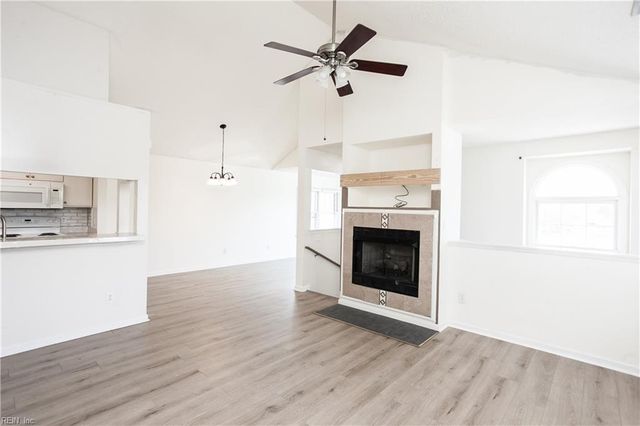 3832 New River Reach Apt B, Portsmouth, VA 23703