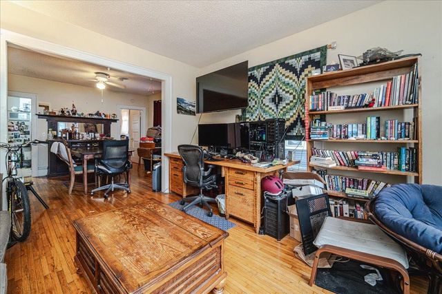 2416 4th Avenue S, Minneapolis, MN 55404