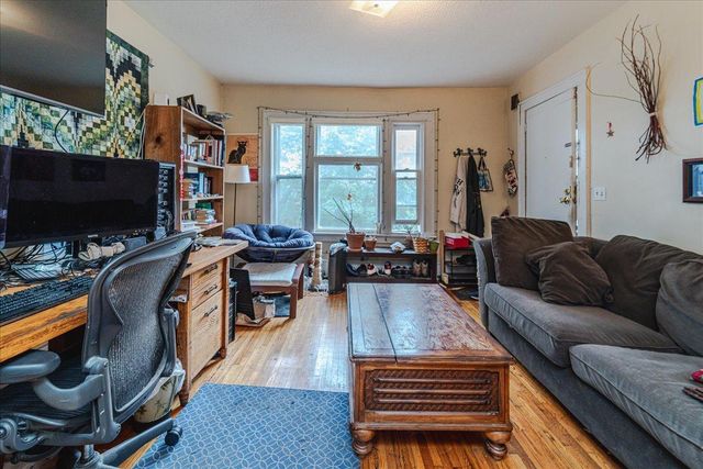 2416 4th Avenue S, Minneapolis, MN 55404