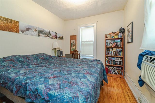 2416 4th Avenue S, Minneapolis, MN 55404