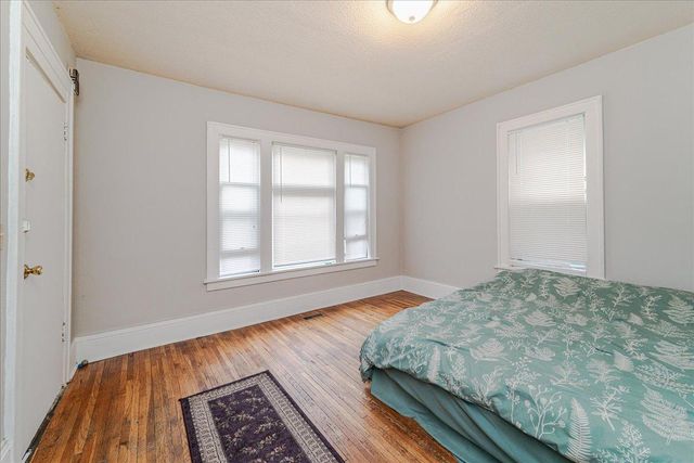 2416 4th Avenue S, Minneapolis, MN 55404