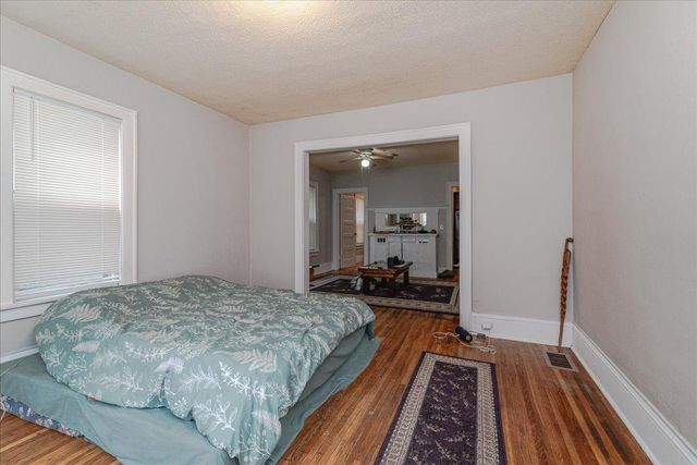 2416 4th Avenue S, Minneapolis, MN 55404