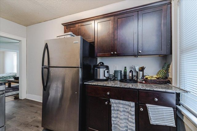 2416 4th Avenue S, Minneapolis, MN 55404