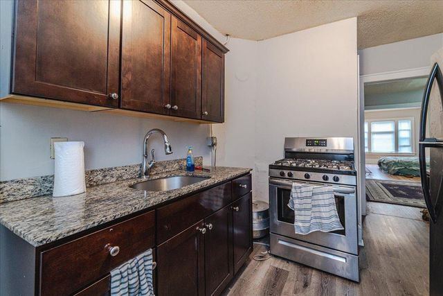 2416 4th Avenue S, Minneapolis, MN 55404