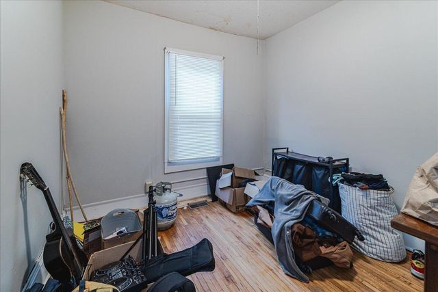 2416 4th Avenue S, Minneapolis, MN 55404