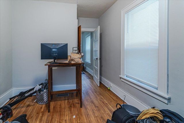 2416 4th Avenue S, Minneapolis, MN 55404