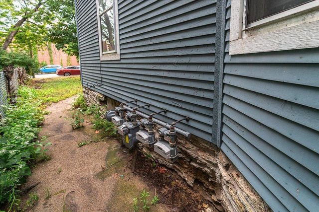 2416 4th Avenue S, Minneapolis, MN 55404