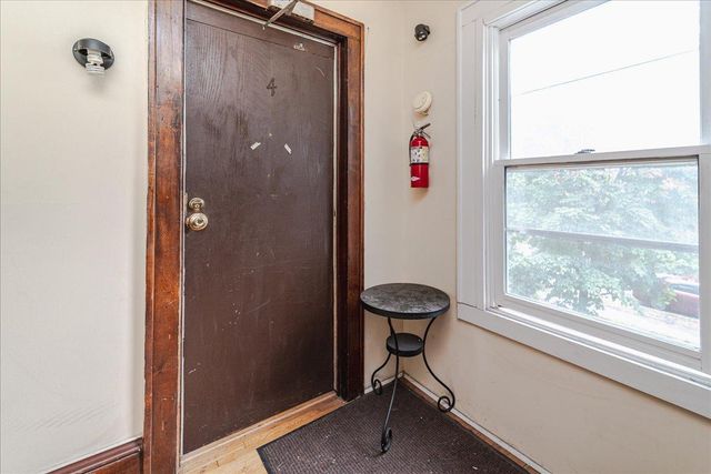 2416 4th Avenue S, Minneapolis, MN 55404