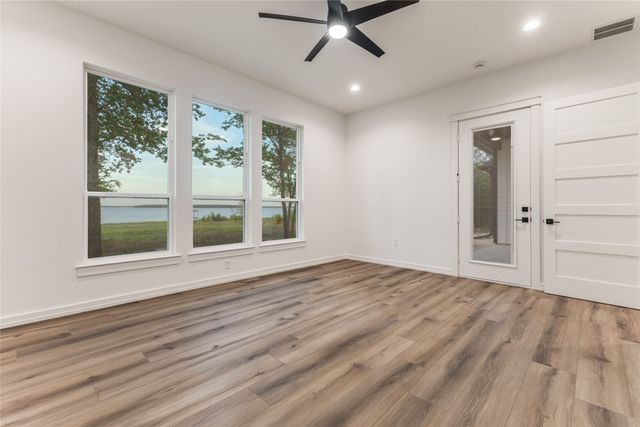9313 W Shoreline Drive, Kemp, TX 75143