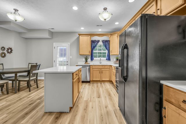 313 Ferdinand Ln, Oak Grove, KY 42262