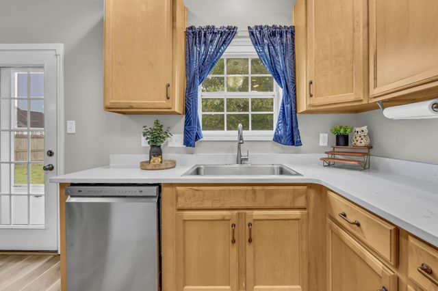 313 Ferdinand Ln, Oak Grove, KY 42262