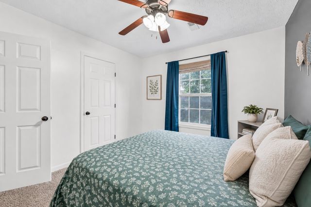 313 Ferdinand Ln, Oak Grove, KY 42262