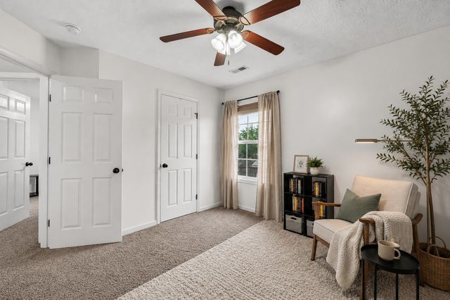 313 Ferdinand Ln, Oak Grove, KY 42262