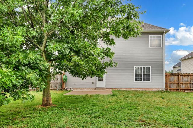 313 Ferdinand Ln, Oak Grove, KY 42262