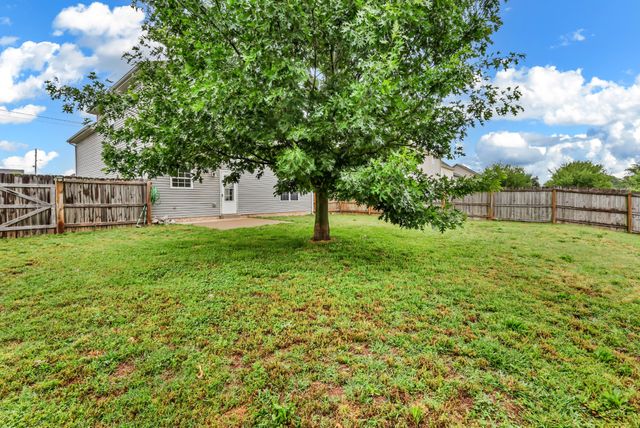 313 Ferdinand Ln, Oak Grove, KY 42262