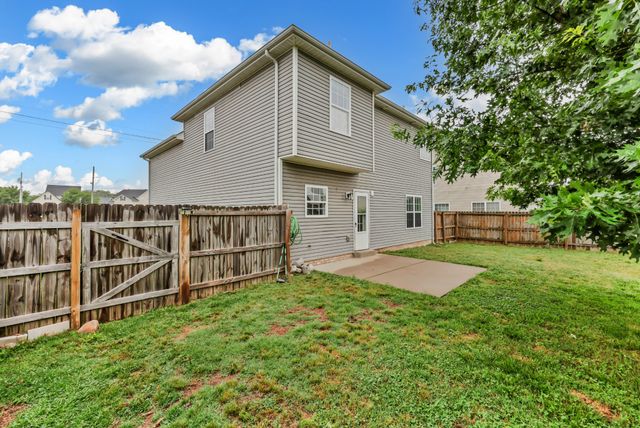 313 Ferdinand Ln, Oak Grove, KY 42262