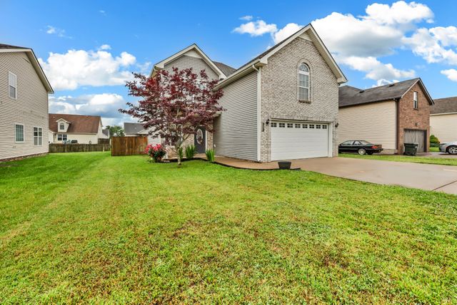313 Ferdinand Ln, Oak Grove, KY 42262