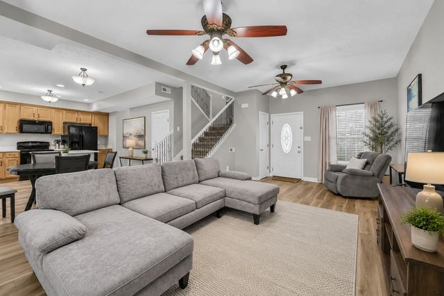 313 Ferdinand Ln, Oak Grove, KY 42262