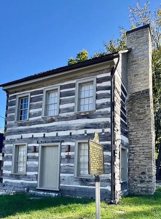 200-204 E Walnut Street, Danville, KY 40422