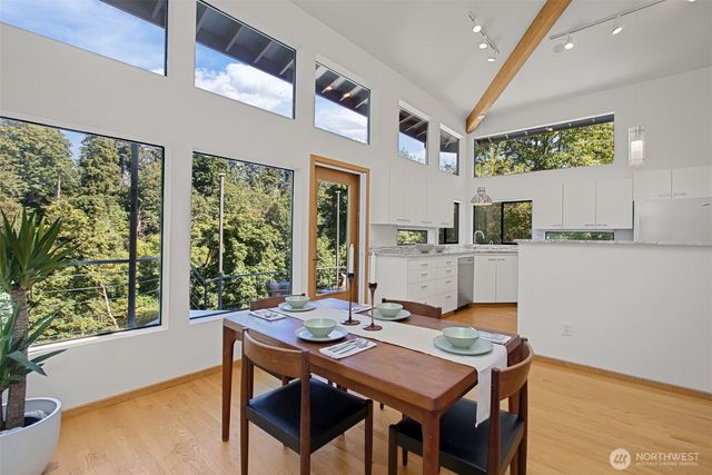 26530 Lake Fenwick Road S, Kent, WA 98032