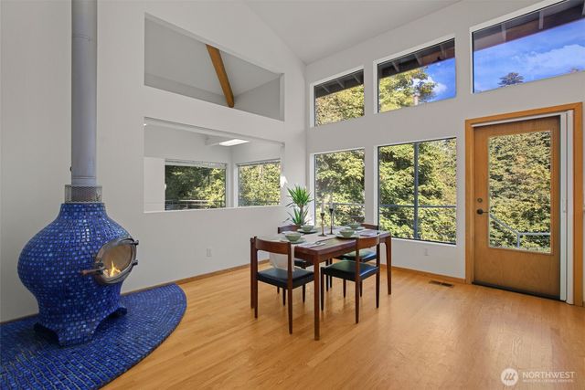 26530 Lake Fenwick Road S, Kent, WA 98032