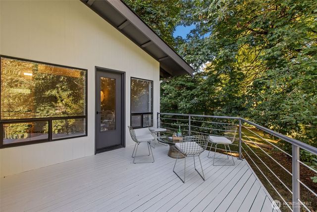 26530 Lake Fenwick Road S, Kent, WA 98032
