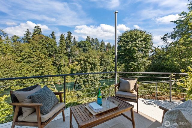 26530 Lake Fenwick Road S, Kent, WA 98032
