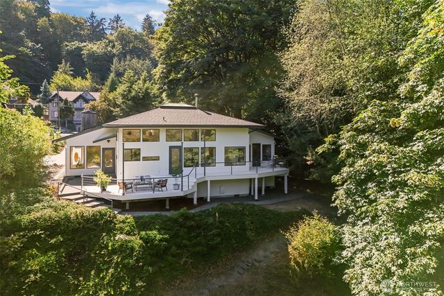 26530 Lake Fenwick Road S, Kent, WA 98032