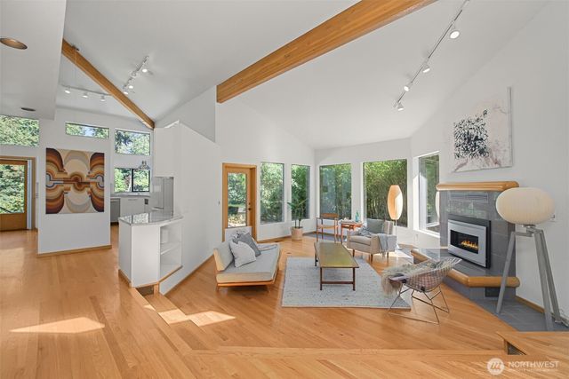 26530 Lake Fenwick Road S, Kent, WA 98032