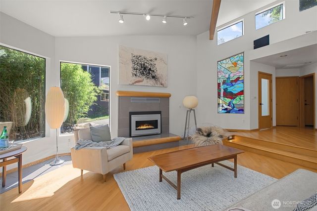 26530 Lake Fenwick Road S, Kent, WA 98032