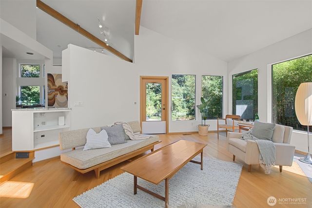 26530 Lake Fenwick Road S, Kent, WA 98032