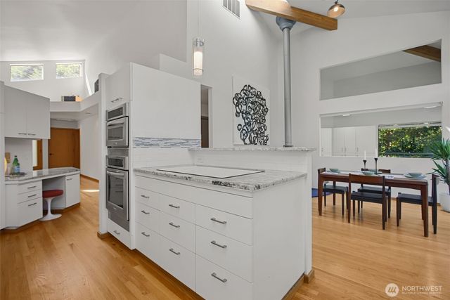 26530 Lake Fenwick Road S, Kent, WA 98032