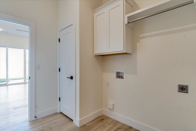 4434 N Sunny Ct, Wichita, KS 67205