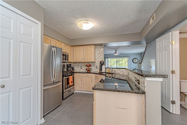 6759 Quarrystone Lane, Middleburg Heights, OH 44130