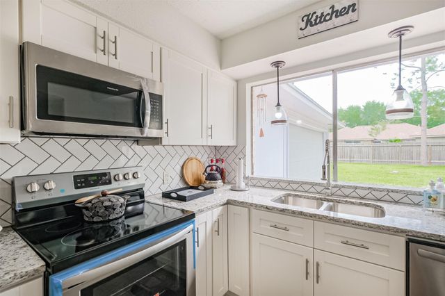 2705 Parrott Avenue, Rosenberg, TX 77471