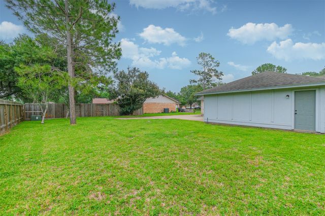 2705 Parrott Avenue, Rosenberg, TX 77471