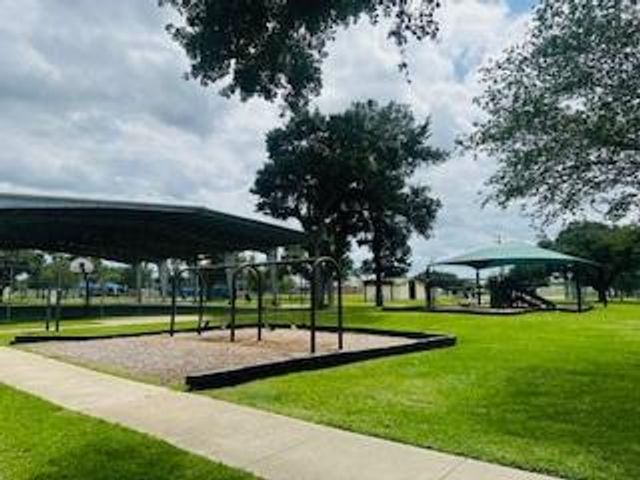 2705 Parrott Avenue, Rosenberg, TX 77471