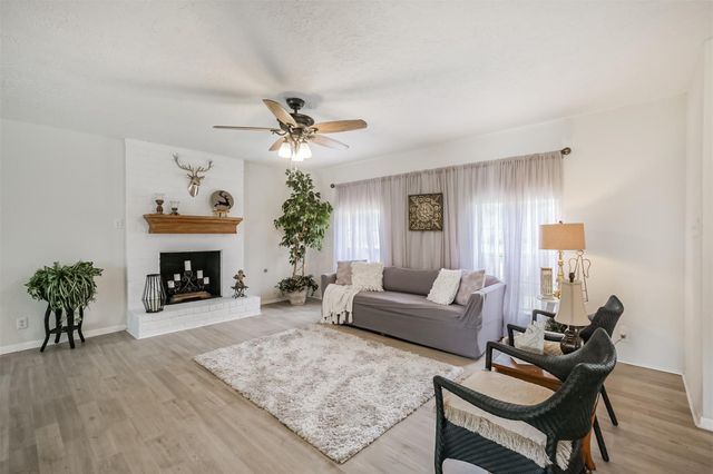 2705 Parrott Avenue, Rosenberg, TX 77471