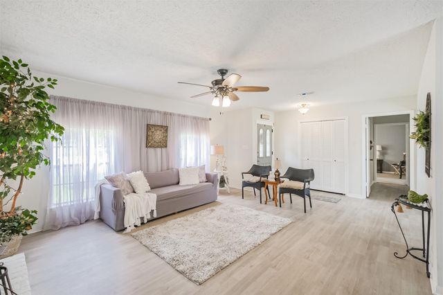 2705 Parrott Avenue, Rosenberg, TX 77471