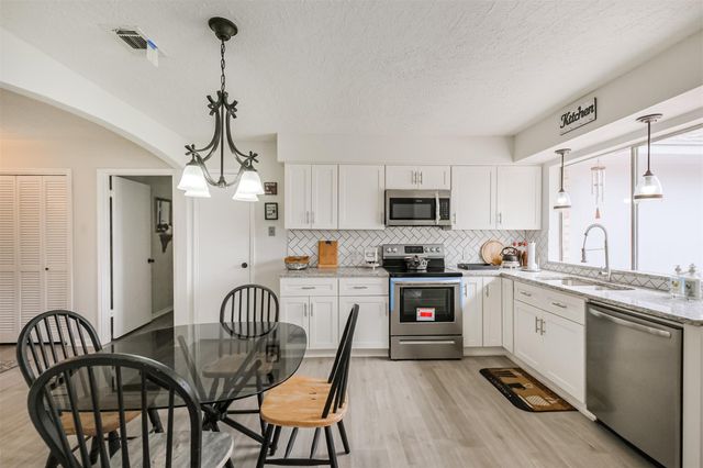 2705 Parrott Avenue, Rosenberg, TX 77471