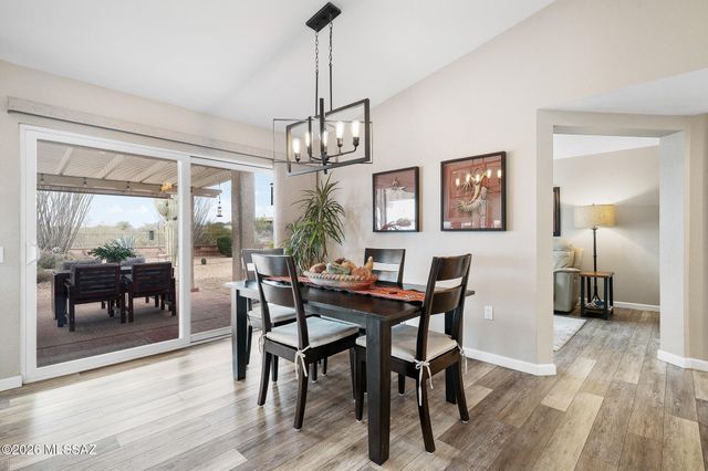 814 E Desert Glen Drive, Oro Valley, AZ 85755