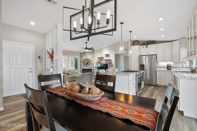 814 E Desert Glen Drive, Oro Valley, AZ 85755