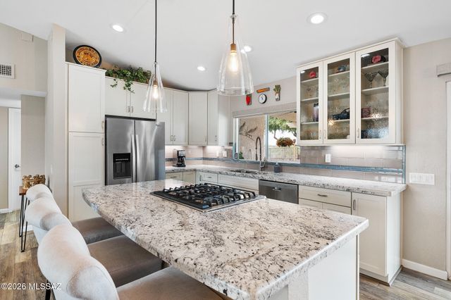 814 E Desert Glen Drive, Oro Valley, AZ 85755