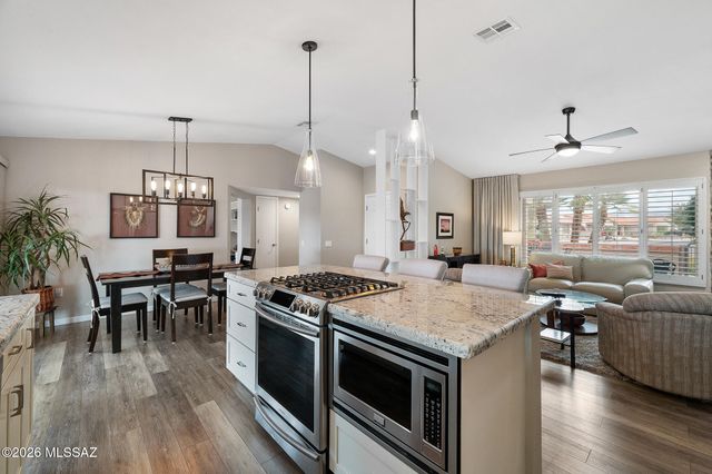 814 E Desert Glen Drive, Oro Valley, AZ 85755