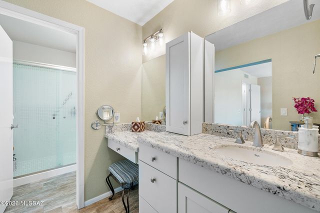 814 E Desert Glen Drive, Oro Valley, AZ 85755